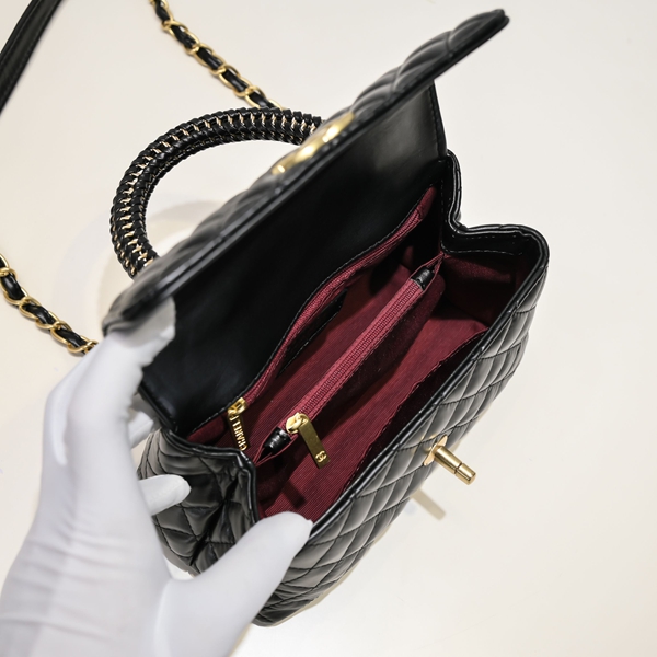 シャネルバッグ着用イメージ